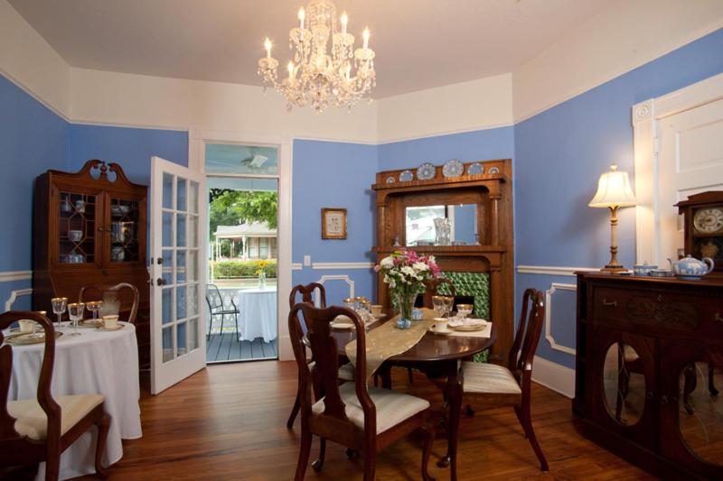 شاطئ فينماندينا Blue Heron Inn المظهر الخارجي الصورة